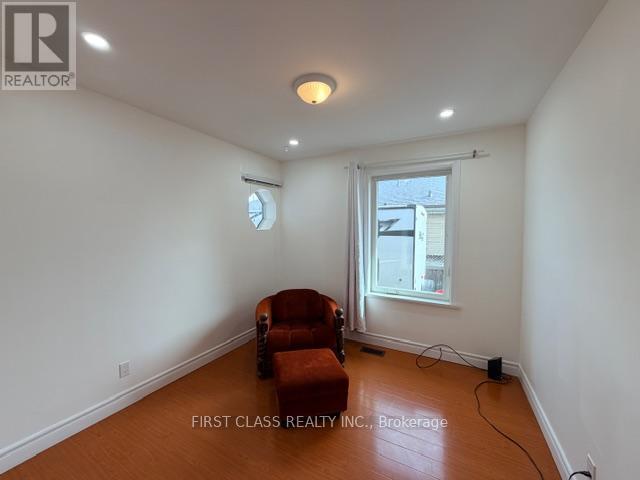 39 Lewiston Rd in Toronto, ON - Building Photo - Building Photo