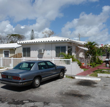 1903 Thomas St in Hollywood, FL - Building Photo - Building Photo