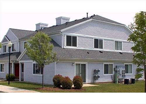 Pinehurst Townhomes in Kalamazoo, MI - Foto de edificio