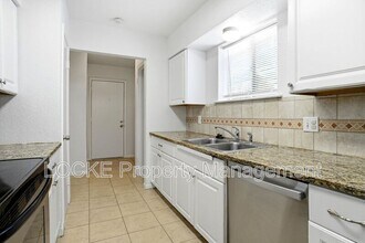 924 Wisteria Way in Richardson, TX - Building Photo - Building Photo