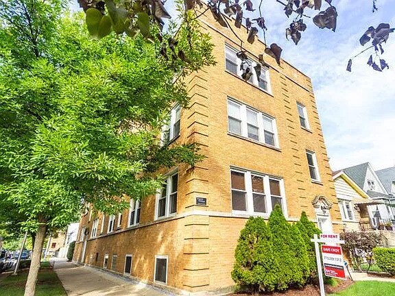 3036 W Cullom Ave in Chicago, IL - Building Photo