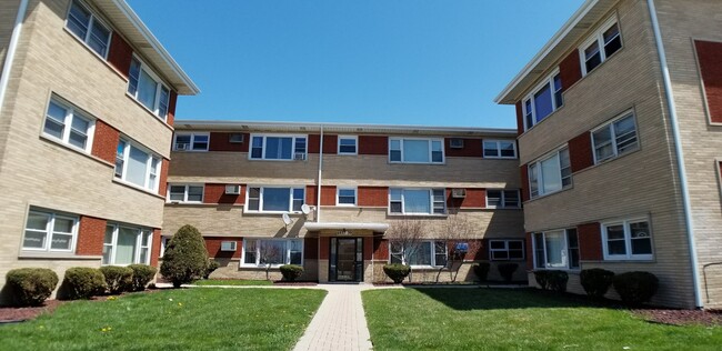 property at 6939 S Pulaski Rd