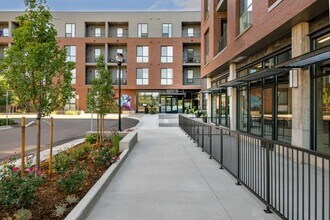 West 38 in Wheat Ridge, CO - Foto de edificio - Building Photo