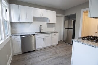 3574 W 147th St in Cleveland, OH - Foto de edificio - Building Photo