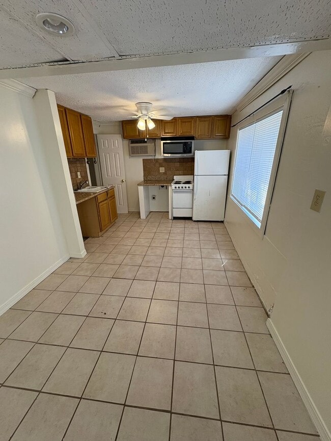 668 N Lindell Ave in Fayetteville, AR - Building Photo - Building Photo