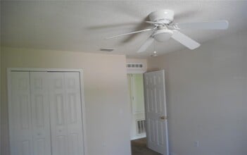 950 Derbyshire Dr in Kissimmee, FL - Building Photo - Building Photo