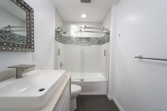 7915 Camino Kiosco, Unit One room in 2B Apartment in San Diego, CA - Building Photo - Building Photo