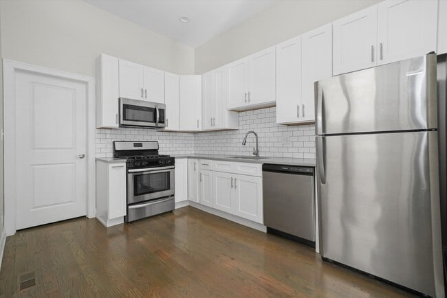 1946 S Racine Ave in Chicago, IL - Building Photo - Building Photo