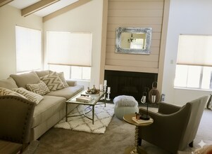 4904 Maytime Ln, Unit 4904 in Culver City, CA - Building Photo - Building Photo