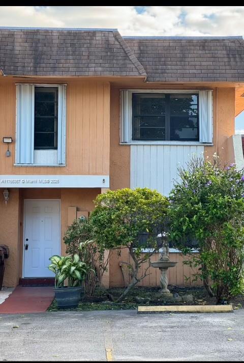 2356 W 53rd Terrace in Hialeah, FL - Building Photo