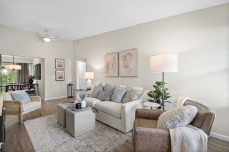 Concord Place Apartments in Mentor, OH - Foto de edificio - Building Photo