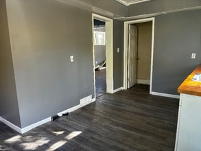 908 Haynes St in Akron, OH - Building Photo - Building Photo