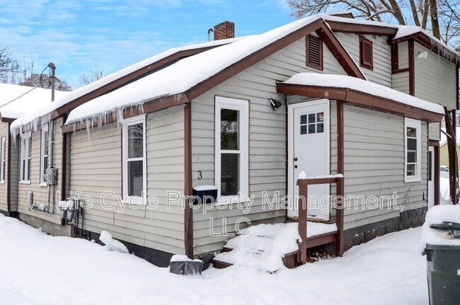 314 Washington Ave in Muskegon, MI - Foto de edificio - Building Photo
