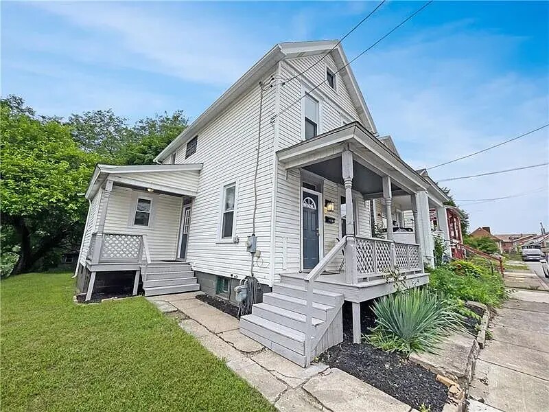 1320 8th Ave in New Brighton, PA - Foto de edificio