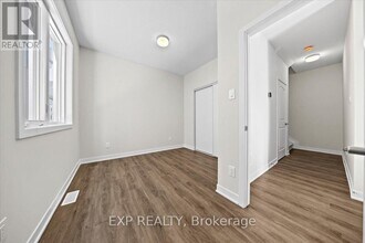 623 Bee Pollen Wy in Ottawa, ON - Building Photo - Building Photo