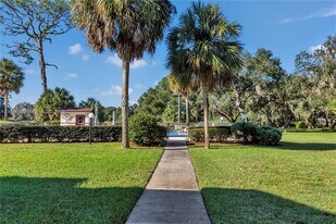 737 Midway Dr in Ocala, FL - Building Photo