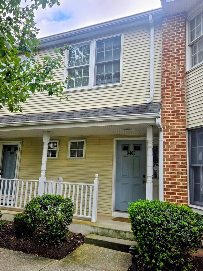 property at 3463 Park Pl