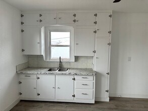 415 S Cherry St in Pecos, TX - Building Photo - Building Photo