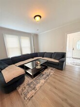 815 Carpenter Pl in Mamaroneck, NY - Building Photo - Building Photo