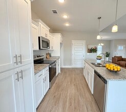 310 Parkersburg Ln in Statesboro, GA - Building Photo - Building Photo