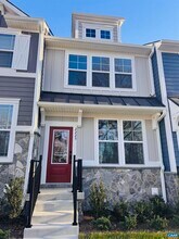 2225 Woodburn Rd in Charlottesville, VA - Building Photo - Building Photo