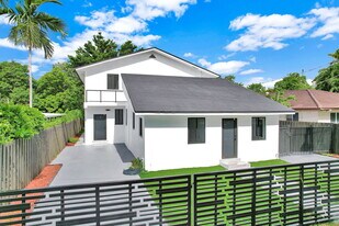 972 SW 44th Ave in Miami, FL - Building Photo