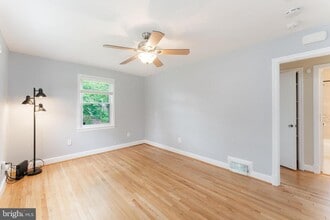 509 Stirling Rd in Silver Spring, MD - Building Photo - Building Photo