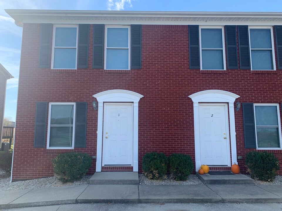 1035 Brooklyn Blvd in Berea, KY - Foto de edificio
