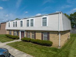 Foxboro Arms in West Carrollton, OH - Building Photo - Primary Photo