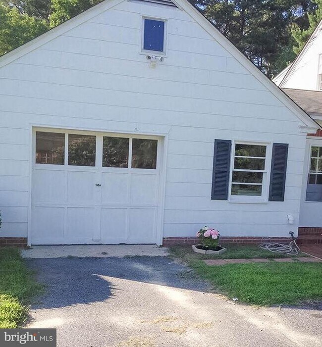 102 Gurney Dr in Fruitland, MD - Building Photo - Building Photo