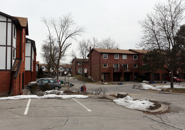 Rathburn Ridge in Mississauga, ON - Building Photo - Primary Photo