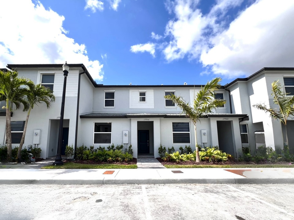 17956 SW 358th St in Homestead, FL - Building Photo