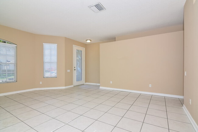 5523 Terrain De Golf Dr in Lutz, FL - Foto de edificio - Building Photo