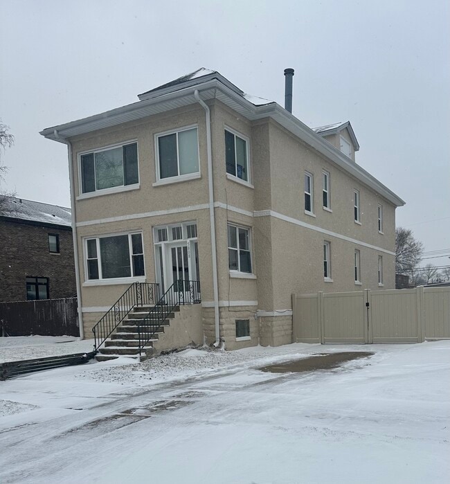 property at 5808 N Navarre Ave