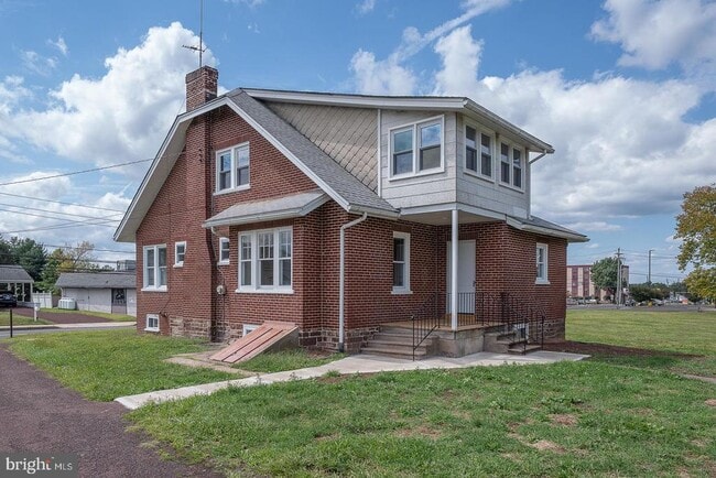 property at 1075 S County Line Rd