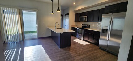 1002 Rosa Way in Bozeman, MT - Building Photo - Building Photo