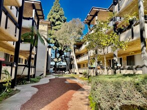 Anza Victoria Apartments in Torrance, CA - Building Photo - Building Photo