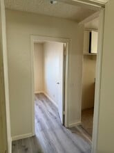 1210 W 104th St, Unit 1210 2 in Los Angeles, CA - Building Photo - Building Photo