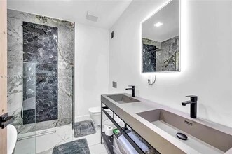 4708 Alton Rd in Miami Beach, FL - Building Photo - Building Photo