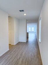 1427 Laima Curv in San Antonio, TX - Foto de edificio - Building Photo