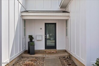 18 Granite St in Saratoga Springs, NY - Building Photo - Building Photo