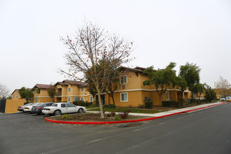 Sunny View Family Apartments I in Delano, CA - Building Photo - Building Photo