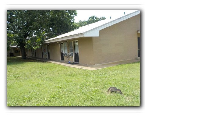 900 E Wells Ave, Unit 17 in Sherman, TX - Foto de edificio - Building Photo