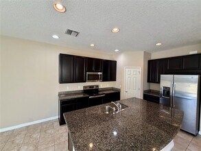 7020 Woodchase Glen Dr in Riverview, FL - Building Photo - Building Photo