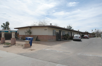 3320-3326 E Bermuda St in Tucson, AZ - Foto de edificio - Building Photo