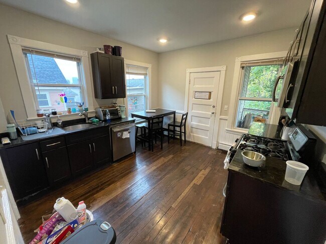 10 Oswald St in Boston, MA - Building Photo - Building Photo