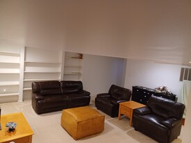 22572 Dunleigh Dr, Unit B in Lexington Park, MD - Building Photo