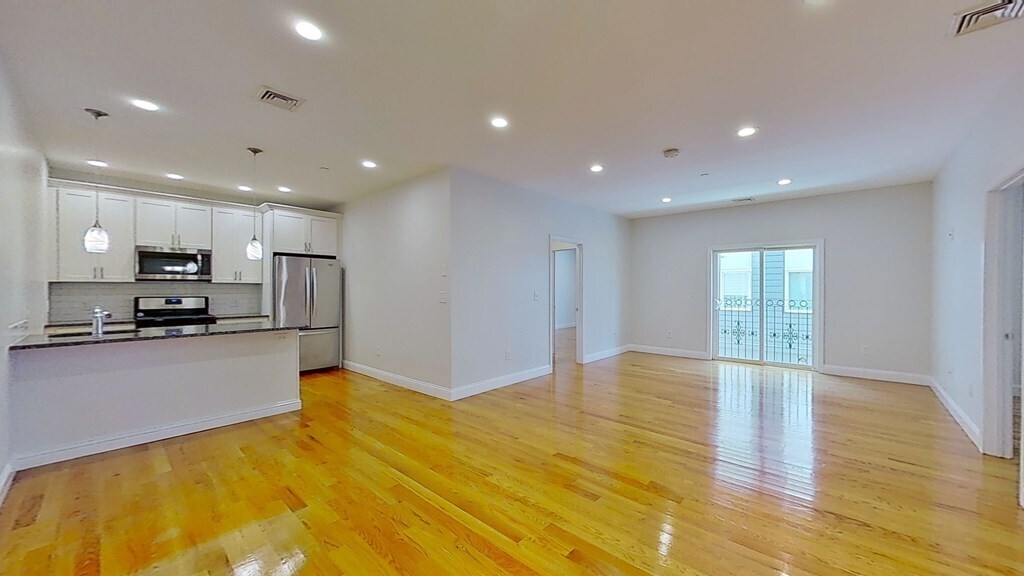 15 Dana Ave-Unit -5 in Boston, MA - Building Photo