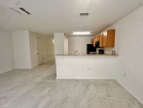 5081 Kingscrest Ln in Oviedo, FL - Building Photo - Building Photo