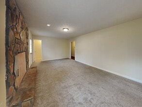 756 Four Winds Ln in Jonesboro, GA - Building Photo - Building Photo